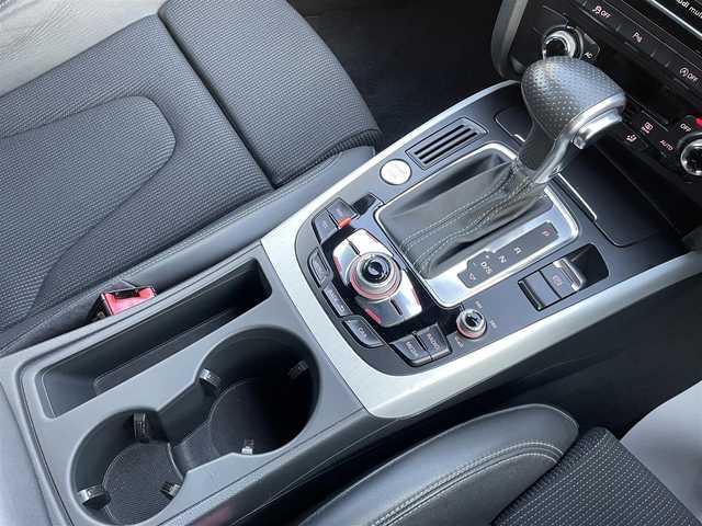 アウディ Ａ４ アバント 2．0 TFSI 和歌山県 2013(平25)年 7万km パール Sラインパッケージ/純正メーカーナビ・フルセグTV・CD・DVD/　Bluetooth/バックカメラ/ハーフレザーシート/前席パワーシート/電動パーキングブレーキ/スマートキー/コーナーセンサー/保証書/取扱説明書