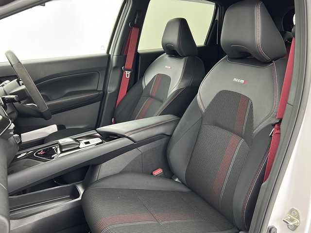 日産 オーラ ニスモ 愛知県 2021(令3)年 2.5万km ピュアホワイトパール / スーパーブラック 2トーン 純正ディスプレイオーディオ/（Bluetooth・フルセグ・HDMI・USB）/プロパイロット/インテリジェンスクルーズコントロール/車線逸脱警報・車線逸脱防止支援/BSM/エマージェンシーブレーキ/速度標識表示/ルート減速支援・制限速度支援/ふらつき警報/前後クリアランスソナー/全方位カメラ/前方ドライブレコーダー【DH5-S】/ステアリングスイッチ/ETC2.0/LEDヘッドライト/フォグランプ/EVモード/D-MODE/デジタルインナーミラー/電動格納ミラー/純正フロアマット/純正ドアバイザー/プッシュスタート