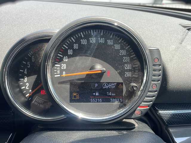 ＭＩＮＩ ミニ クラブマン クーパー S 福井県 2016(平28)年 5.6万km ペッパー・ホワイト スマートキー/プッシュスタート/アイドリングストップ/横滑り防止/ステアリングスイッチ/電動格納ミラー/LEDヘッドライト/オートライト/オートハイビーム/フォグランプ/オットマン/ETC/純正ドアバイザー