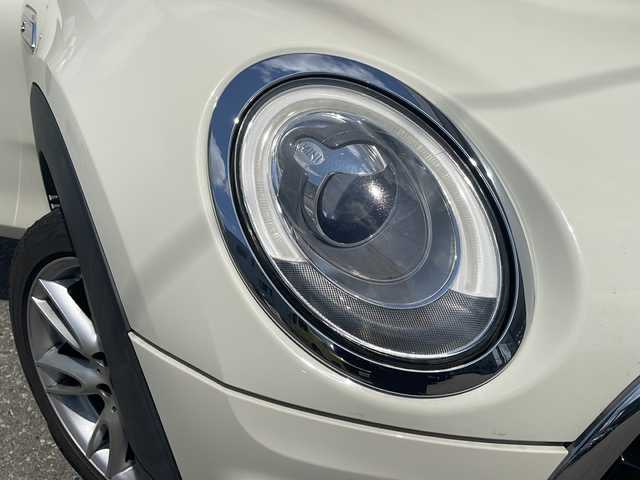 ＭＩＮＩ ミニ クラブマン クーパー S 福井県 2016(平28)年 5.6万km ペッパー・ホワイト スマートキー/プッシュスタート/アイドリングストップ/横滑り防止/ステアリングスイッチ/電動格納ミラー/LEDヘッドライト/オートライト/オートハイビーム/フォグランプ/オットマン/ETC/純正ドアバイザー