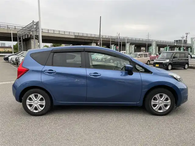 日産 ノート X DIG－S Vセレ +セーフ 石川県 2014(平26)年 8.4万km シャイニングブルー 純正メモリーナビ/純正CD/DVD/フルセグTV/アラウンドビューモニター/LEDヘッドライト/衝突軽減ブレーキ/ETC/ドライブレコーダー/スマートキー/プッシュスタート/電動ミラー