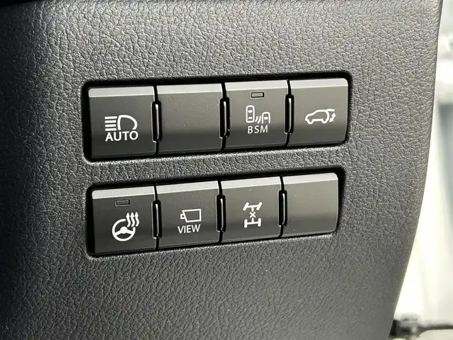 レクサス ＮＸ 300 バージョンL 道央・札幌 2018(平30)年 5.9万km ソニッククォーツ ・４WD/・寒冷地仕様/・メーカーナビ/　CD/DVD/SD/BT/フルセグ/・パノラミックビューモニター/・ビルトインETC2.0/・プリクラッシュセーフティ/・レーダークルーズコントロール/・レーンキープアシスト/・オートハイビーム/・クリアランスソナー/・HUD/・BSM/・レザーシート/・前席パワーシート/・前席エア/シートヒーター/・パワーバックドア/・パドルシフト/・ステアリングスイッチ/・LEDヘッドライト/・フォグライト/・オートライト/・プッシュスタート/・スマートキー/・純正フロアマット/・ドアバイザー