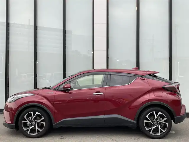 トヨタ Ｃ－ＨＲ G LEDエディション 大阪府 2018(平30)年 4.1万km センシュアルレッドマイカ 純正９インチナビ/   フルセグTV/CD/DVD/Bluetooth/バックモニター/衝突軽減ブレーキ/横滑り防止装置/コーナーセンサー/ＢＳＭ/前席シートヒーター/レーダークルーズコントロール/レーンキープアシスト/ステアリングスイッチ/オートマチックハイビーム/ドライブレコーダー/ハーフレザーシート/純正18インチアルミホイール/純正フロアマット/スマートキー/ＥＴＣ/ＬＥＤライト