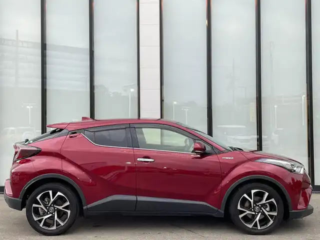 トヨタ Ｃ－ＨＲ G LEDエディション 大阪府 2018(平30)年 4.1万km センシュアルレッドマイカ 純正９インチナビ/   フルセグTV/CD/DVD/Bluetooth/バックモニター/衝突軽減ブレーキ/横滑り防止装置/コーナーセンサー/ＢＳＭ/前席シートヒーター/レーダークルーズコントロール/レーンキープアシスト/ステアリングスイッチ/オートマチックハイビーム/ドライブレコーダー/ハーフレザーシート/純正18インチアルミホイール/純正フロアマット/スマートキー/ＥＴＣ/ＬＥＤライト