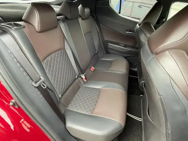 トヨタ Ｃ－ＨＲ G LEDエディション 大阪府 2018(平30)年 4.1万km センシュアルレッドマイカ 純正９インチナビ/   フルセグTV/CD/DVD/Bluetooth/バックモニター/衝突軽減ブレーキ/横滑り防止装置/コーナーセンサー/ＢＳＭ/前席シートヒーター/レーダークルーズコントロール/レーンキープアシスト/ステアリングスイッチ/オートマチックハイビーム/ドライブレコーダー/ハーフレザーシート/純正18インチアルミホイール/純正フロアマット/スマートキー/ＥＴＣ/ＬＥＤライト