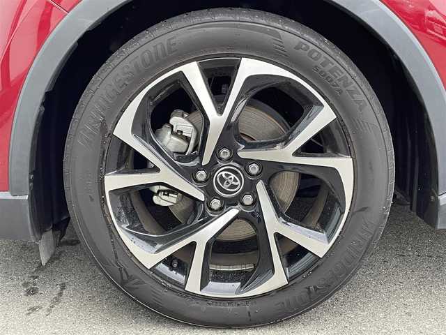 トヨタ Ｃ－ＨＲ G LEDエディション 大阪府 2018(平30)年 4.1万km センシュアルレッドマイカ 純正９インチナビ/   フルセグTV/CD/DVD/Bluetooth/バックモニター/衝突軽減ブレーキ/横滑り防止装置/コーナーセンサー/ＢＳＭ/前席シートヒーター/レーダークルーズコントロール/レーンキープアシスト/ステアリングスイッチ/オートマチックハイビーム/ドライブレコーダー/ハーフレザーシート/純正18インチアルミホイール/純正フロアマット/スマートキー/ＥＴＣ/ＬＥＤライト