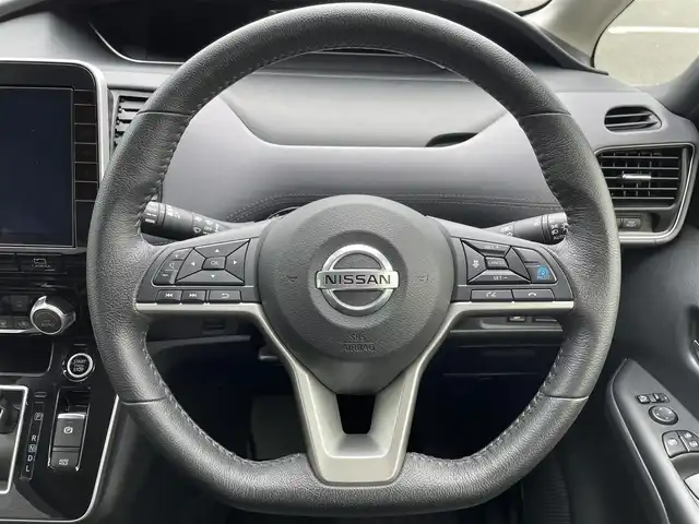 日産 セレナ ハイウェイスター 福岡県 2020(令2)年 1.2万km ブリリアントホワイトパール 純正10型SDナビ（フルセグTV/CD/DVD/BT)アラウンドビューモニタープロパイロットエマージェンシーブレーキコーナーセンサーブラインドスポット両側パワスラETCUSBポート純正LEDヘットライト純正16インチアルミホイール純正フロアマットスマートキープッシュスタート