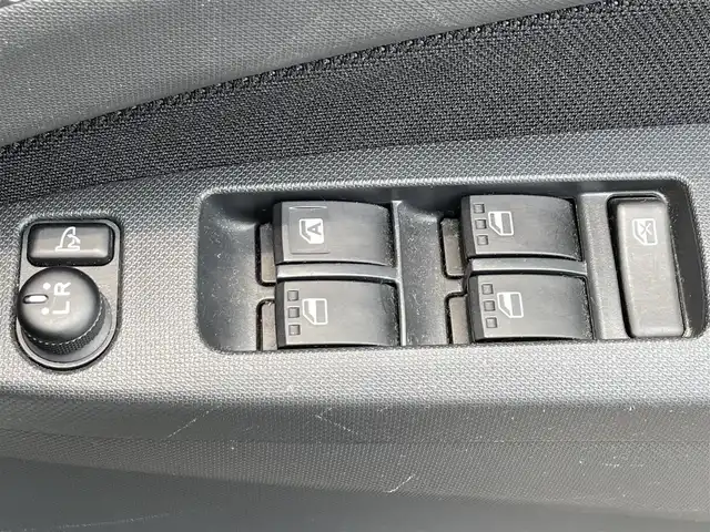スバル ステラ カスタム RS 滋賀県 2012(平24)年 14.8万km パールホワイトⅢ 社外SDナビ/【フルセグTV、CD・DVD再生可能、Bluetooth】/車線逸脱警報/横滑り防止装置/ETC/ドライブレコーダー/アイドリングストップ/HIDヘッドライト/オートライト/純正15インチAW/フロント、サイド、リアエアロ/ウィンカーミラー/アイドリングストップ/プッシュスタート/スマートキー/純正フロアマット/スペアキー/取扱説明書/保証書