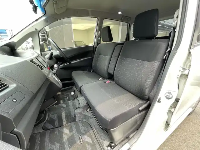 スバル ステラ カスタム RS 滋賀県 2012(平24)年 14.8万km パールホワイトⅢ 社外SDナビ/【フルセグTV、CD・DVD再生可能、Bluetooth】/車線逸脱警報/横滑り防止装置/ETC/ドライブレコーダー/アイドリングストップ/HIDヘッドライト/オートライト/純正15インチAW/フロント、サイド、リアエアロ/ウィンカーミラー/アイドリングストップ/プッシュスタート/スマートキー/純正フロアマット/スペアキー/取扱説明書/保証書