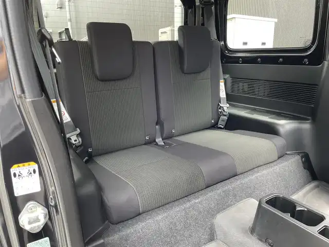 スズキ ジムニー シエラ JC 滋賀県 2024(令6)年 0.3万km ブルーイッシュブラックパール3 禁煙車/ディスプレイオーディオ/Bluetooth/USB/SD/AppleCarPlay/AndroidAuto/バックカメラ/クルーズコントロール/コーナーセンサー/LEDヘッドライト/オートライト/デュアルセンサーブレーキ/シートヒーター/プッシュスタート/ヘッドライトウォッシャー/プッシュスタート/スマートキー/アイドリングストップ/純正アルミホイール