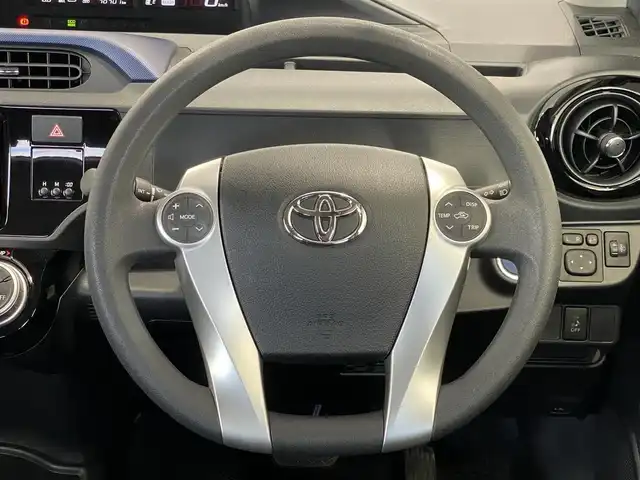 トヨタ アクア S 岐阜県 2015(平27)年 4.9万km コバルトブルーメタリック メーカー純正SDナビ//フルセグテレビ/Bluetooth/CD/DVD/SD /ビルトインETC /純正15インチアルミホイール　/スマートキー×2　/バックカメラ　/オートライト　/プッシュスタート/保証書/取扱説明書/ナビ取扱説明書/記録簿(R7/4)