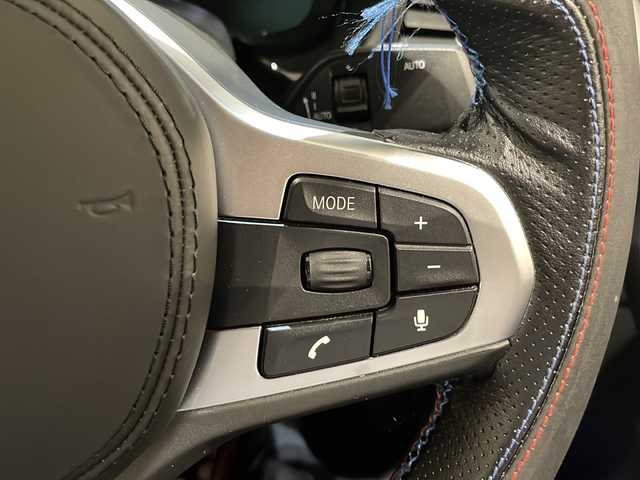 ＢＭＷ ５２３ｄ xDrive Mスピリット 群馬県 2020(令2)年 5.3万km サファイアブラックP ワンオーナー/BMWヘッドアップ・ディスプレイ/ドライビングアシストプラス/・ACC／アクティブ・クルーズ・コントロール（ストップ&ゴー機能付） /・ステアリング&レーン・コントロール・アシスト  /・レーン・ディパーチャー・ウォーニング（車線逸脱警告システム）/・レーン・チェンジ・ウォーニング/・アクティブ・サイド・コリジョン・プロテクション /・前車接近警告機能/・衝突回避・被害軽減ブレーキ（事故回避ステアリング付）/・後車衝突警告機能/・クロス・トラフィック・ウォーニング（フロント&リヤ）/BMWライブ・コックピット/・12.3インチ マルチ・ディスプレイ・メーター・パネル/・10.25インチ ワイド・コントロール・ディスプレイ（タッチ・パネル機能付）/・HDDナビゲーション・システム（VICS 3メディア対応）/社外グリル/置くだけ充電/前席パワーシート/前後ドライブレコーダー/保証書/取扱説明書/スペアキー