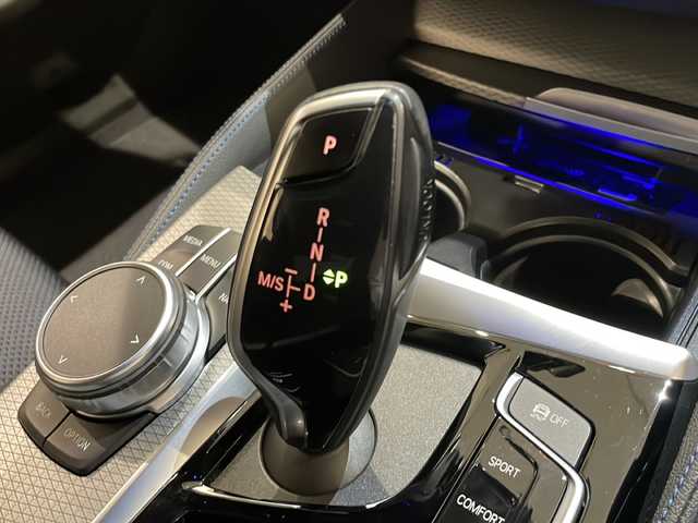 ＢＭＷ ５２３ｄ xDrive Mスピリット 群馬県 2020(令2)年 5.3万km サファイアブラックP ワンオーナー/BMWヘッドアップ・ディスプレイ/ドライビングアシストプラス/・ACC／アクティブ・クルーズ・コントロール（ストップ&ゴー機能付） /・ステアリング&レーン・コントロール・アシスト  /・レーン・ディパーチャー・ウォーニング（車線逸脱警告システム）/・レーン・チェンジ・ウォーニング/・アクティブ・サイド・コリジョン・プロテクション /・前車接近警告機能/・衝突回避・被害軽減ブレーキ（事故回避ステアリング付）/・後車衝突警告機能/・クロス・トラフィック・ウォーニング（フロント&リヤ）/BMWライブ・コックピット/・12.3インチ マルチ・ディスプレイ・メーター・パネル/・10.25インチ ワイド・コントロール・ディスプレイ（タッチ・パネル機能付）/・HDDナビゲーション・システム（VICS 3メディア対応）/社外グリル/置くだけ充電/前席パワーシート/前後ドライブレコーダー/保証書/取扱説明書/スペアキー