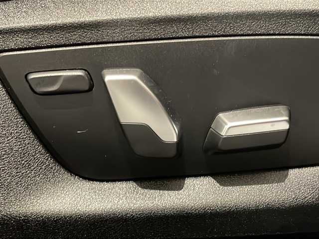 ＢＭＷ ５２３ｄ xDrive Mスピリット 群馬県 2020(令2)年 5.3万km サファイアブラックP ワンオーナー/BMWヘッドアップ・ディスプレイ/ドライビングアシストプラス/・ACC／アクティブ・クルーズ・コントロール（ストップ&ゴー機能付） /・ステアリング&レーン・コントロール・アシスト  /・レーン・ディパーチャー・ウォーニング（車線逸脱警告システム）/・レーン・チェンジ・ウォーニング/・アクティブ・サイド・コリジョン・プロテクション /・前車接近警告機能/・衝突回避・被害軽減ブレーキ（事故回避ステアリング付）/・後車衝突警告機能/・クロス・トラフィック・ウォーニング（フロント&リヤ）/BMWライブ・コックピット/・12.3インチ マルチ・ディスプレイ・メーター・パネル/・10.25インチ ワイド・コントロール・ディスプレイ（タッチ・パネル機能付）/・HDDナビゲーション・システム（VICS 3メディア対応）/社外グリル/置くだけ充電/前席パワーシート/前後ドライブレコーダー/保証書/取扱説明書/スペアキー