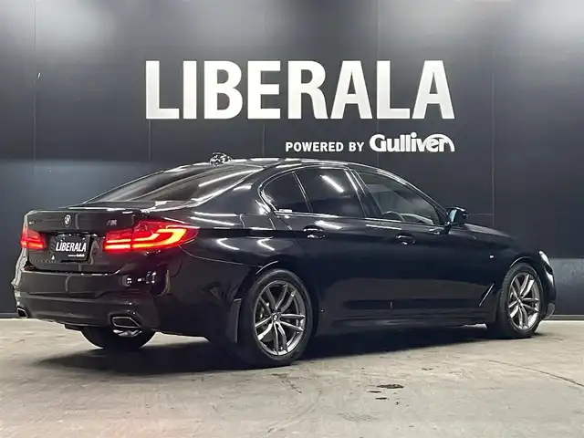 ＢＭＷ ５２３ｄ xDrive Mスピリット 群馬県 2020(令2)年 5.3万km サファイアブラックP ワンオーナー/BMWヘッドアップ・ディスプレイ/ドライビングアシストプラス/・ACC／アクティブ・クルーズ・コントロール（ストップ&ゴー機能付） /・ステアリング&レーン・コントロール・アシスト  /・レーン・ディパーチャー・ウォーニング（車線逸脱警告システム）/・レーン・チェンジ・ウォーニング/・アクティブ・サイド・コリジョン・プロテクション /・前車接近警告機能/・衝突回避・被害軽減ブレーキ（事故回避ステアリング付）/・後車衝突警告機能/・クロス・トラフィック・ウォーニング（フロント&リヤ）/BMWライブ・コックピット/・12.3インチ マルチ・ディスプレイ・メーター・パネル/・10.25インチ ワイド・コントロール・ディスプレイ（タッチ・パネル機能付）/・HDDナビゲーション・システム（VICS 3メディア対応）/社外グリル/置くだけ充電/前席パワーシート/前後ドライブレコーダー/保証書/取扱説明書/スペアキー
