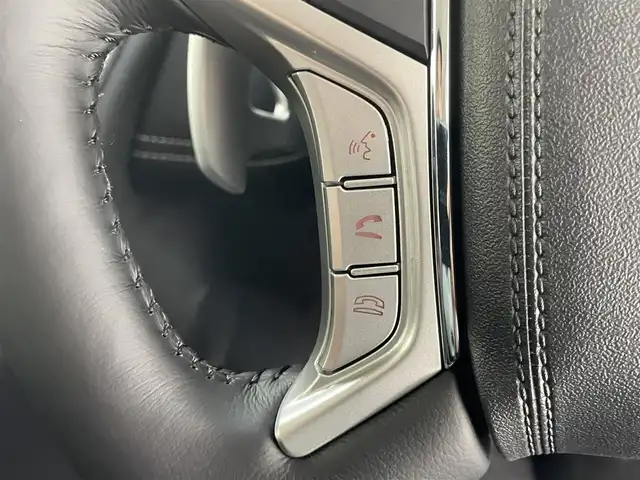 三菱 デリカＤ：５ シャモニー 滋賀県 2025(令7)年 0.1千km グラファイトグレーメタリック/ブラックマイカ 届出済み未使用車/全方位カメラ/両側パワースライドドア/ハーフレザーシート/追従クルーズコントロール/ブラインドスポットモニタリング/LEDヘッドライト/オートマチックハイビーム/D席パワーシート/D/Nシートヒーター/ステアリングヒーター/パワーバックドア/AC100V電源/電動パーキングブレーキ/オートブレーキホールド/パドルシフト/プッシュスタート/スマートキー/ステアリングリモコン