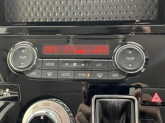 三菱 デリカＤ：５ シャモニー 滋賀県 2025(令7)年 0.1千km グラファイトグレーメタリック/ブラックマイカ 届出済み未使用車/全方位カメラ/両側パワースライドドア/ハーフレザーシート/追従クルーズコントロール/ブラインドスポットモニタリング/LEDヘッドライト/オートマチックハイビーム/D席パワーシート/D/Nシートヒーター/ステアリングヒーター/パワーバックドア/AC100V電源/電動パーキングブレーキ/オートブレーキホールド/パドルシフト/プッシュスタート/スマートキー/ステアリングリモコン