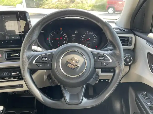 スズキ スイフト HYBRID MX 富山県 2024(令6)年 0.6万km 黄 純正メーカーナビ／/フルセグＴＶ／/Ｂｌｕｅｔｏｏｔｈ／/アラウンドビューモニター／/ＬＥＤオートライト／/ステアリングスイッチ／/レーダークルーズコントロール／/レーンキープアシスト/スマートキー／/前席シートヒーター／/コーナーセンサー