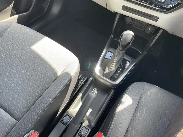 スズキ スイフト HYBRID MX 富山県 2024(令6)年 0.6万km 黄 純正メーカーナビ／/フルセグＴＶ／/Ｂｌｕｅｔｏｏｔｈ／/アラウンドビューモニター／/ＬＥＤオートライト／/ステアリングスイッチ／/レーダークルーズコントロール／/レーンキープアシスト/スマートキー／/前席シートヒーター／/コーナーセンサー