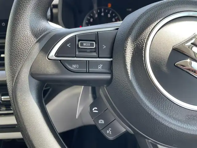 スズキ スイフト HYBRID MX 富山県 2024(令6)年 0.6万km 黄 純正メーカーナビ／/フルセグＴＶ／/Ｂｌｕｅｔｏｏｔｈ／/アラウンドビューモニター／/ＬＥＤオートライト／/ステアリングスイッチ／/レーダークルーズコントロール／/レーンキープアシスト/スマートキー／/前席シートヒーター／/コーナーセンサー