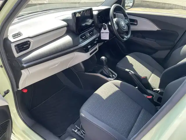 スズキ スイフト HYBRID MX 富山県 2024(令6)年 0.6万km 黄 純正メーカーナビ／/フルセグＴＶ／/Ｂｌｕｅｔｏｏｔｈ／/アラウンドビューモニター／/ＬＥＤオートライト／/ステアリングスイッチ／/レーダークルーズコントロール／/レーンキープアシスト/スマートキー／/前席シートヒーター／/コーナーセンサー