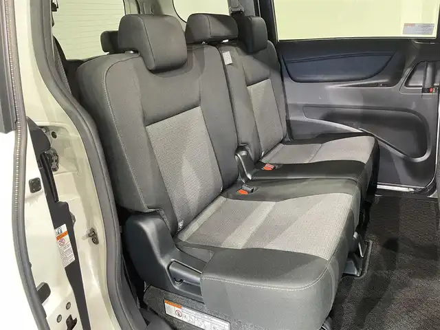 トヨタ シエンタ G セーフティエディション 愛知県 2020(令2)年 2.6万km ホワイトパールクリスタルシャイン 純正8インチナビ/（Bluetooth/AM/FM/フルセグTV）/衝突軽減ブレーキ/両側電動スライドドア/アラウンドビューモニター/シートヒーター/LEDヘッドライト/オートマチックハイビーム/ETC/ドライブレコーダー/ステアリングヒーター/コーナーセンサー/レーンキープアシスト/スマートキー/純正15インチAW