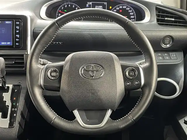 トヨタ シエンタ G セーフティエディション 愛知県 2020(令2)年 2.6万km ホワイトパールクリスタルシャイン 純正8インチナビ/（Bluetooth/AM/FM/フルセグTV）/衝突軽減ブレーキ/両側電動スライドドア/アラウンドビューモニター/シートヒーター/LEDヘッドライト/オートマチックハイビーム/ETC/ドライブレコーダー/ステアリングヒーター/コーナーセンサー/レーンキープアシスト/スマートキー/純正15インチAW