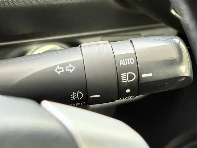 トヨタ アクア S 埼玉県 2015(平27)年 14.3万km ライムホワイトパールクリスタルシャイン (株)IDOMが運営する【じしゃロン鳩ヶ谷店】の自社ローン専用車両になりますこちらは現金またはオートローンご利用時の価格です。自社ローンご希望の方は別途その旨お申付け下さい/スマートエントリーナビＰＫＧ/・スマートエントリーシステム/・バックカメラ/・６スピーカー/・ステアリングスイッチ/メモリナビ/　(CD/DVD/USB/Bluetooth接続)/フルセグＴＶ/ＥＴＣ/プッシュスタート/オートライト/ＬＥＤヘッドライト/ＬＥＤフォグランプ