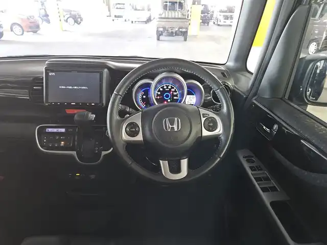 ホンダ Ｎ ＢＯＸ カスタム G ターボ Lパッケージ 宮崎県 2016(平28)年 5.2万km スマートブラック 〇パナソニック8インチナビ/〇フルセグTV/〇両側パワースライドドア/〇バックカメラ/〇ビルトインETC/〇クルーズコントロール/〇アイドリングストップシステム/〇SRSエアバッグ/〇ターボ/〇LEDイルミネーションランプ/〇LEDフロントフォグランプ/〇革巻きステアリングホイール/〇ステアリングスイッチ/〇パドルシフト/〇合皮/ファブリックコンビシート/〇ロールサンシェード/〇純正15インチアルミホイール/〇プッシュエンジンスイッチ/スマートキーシステム/〇禁煙車