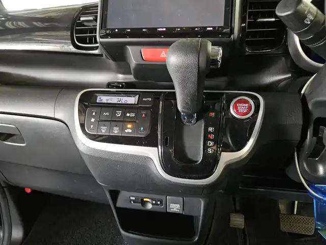 ホンダ Ｎ ＢＯＸ カスタム G ターボ Lパッケージ 宮崎県 2016(平28)年 5.2万km スマートブラック 〇パナソニック8インチナビ/〇フルセグTV/〇両側パワースライドドア/〇バックカメラ/〇ビルトインETC/〇クルーズコントロール/〇アイドリングストップシステム/〇SRSエアバッグ/〇ターボ/〇LEDイルミネーションランプ/〇LEDフロントフォグランプ/〇革巻きステアリングホイール/〇ステアリングスイッチ/〇パドルシフト/〇合皮/ファブリックコンビシート/〇ロールサンシェード/〇純正15インチアルミホイール/〇プッシュエンジンスイッチ/スマートキーシステム/〇禁煙車