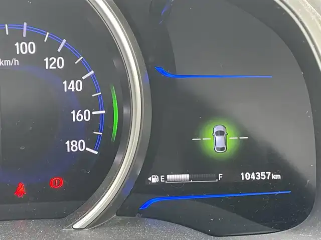 ホンダ フィット ハイブリット Lパッケージ 山形県 2015(平27)年 10.5万km ホワイトオーキッドパール 衝突軽減/メモリナビ/　【 CD　DVD　フルセグ　BT　AM・FM】/バックカメラ/クルーズコントロール/LEDオートライト/ハーフレザーシート/15インチアルミホイール/ステアリングスイッチ/電動格納ウィンカーミラー/純正フロアマット/ドアバイザー/スマートキー/ETC