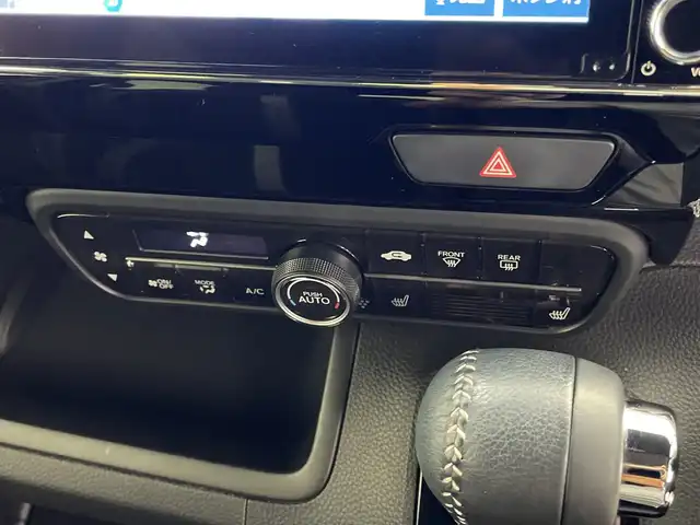 ホンダ Ｎ ＢＯＸ カスタム L ターボ 鹿児島県 2021(令3)年 1.8万km シャイニンググレーM 純正8型ナビ/（AM/FM/CD/DVD/Bluetooth/フルセグ）/バックカメラ/両側パワースライドドア/ホンダセンシング/レーダークルーズコントロール/レーンキープアシスト/オートライト/オートハイビーム/前後ドライブレコーダー/パドルシフト/ハーフレザーシート/シートヒーター/ETC/LEDヘッドライト/スマートキー/純正フロアマット