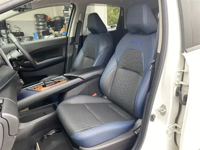 日産 ノート オーテック FOUR 青森県 2022(令4)年 1.3万km ピュアホワイトパール ワンオーナー/４WD/純正メモリナビ/（BT／AM／FM／DVD）/純正エアロ/全周囲方位カメラ/黒レザーシート（AUTCH）/シートヒーター（運転席＋助手席）/ステアリングスイッチ/ステアリングヒーター/LEDヘッドライト/オートマチックハイビーム/ビルトインETC/ドライブレコーダー（前後）/デジタルルームミラー/スペアキー/保証書/取り扱い説明書