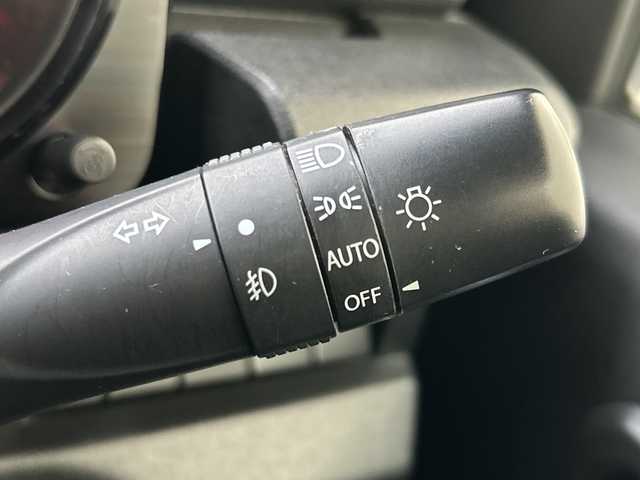 スズキ ジムニー XC 大阪府 2019(平31)年 4万km ジャングルグリーン ECLIPSEメモリーナビゲーション/SD/DVD/Bluetooth/フルセグ/スズキセーフティサポート/・デュアルセンサーブレーキサポート/・誤発信抑制機能/・車線逸脱警報機能/・ふらつき警報機能/・先行車発進お知らせ機能/・標識認識機能/・ハイビームアシスト/クルーズコントロール/ETC/オートライト/ヘッドライトウォッシャー/前席シートヒーター/フロントフォグライト/純正アルミホイール/スペアキー