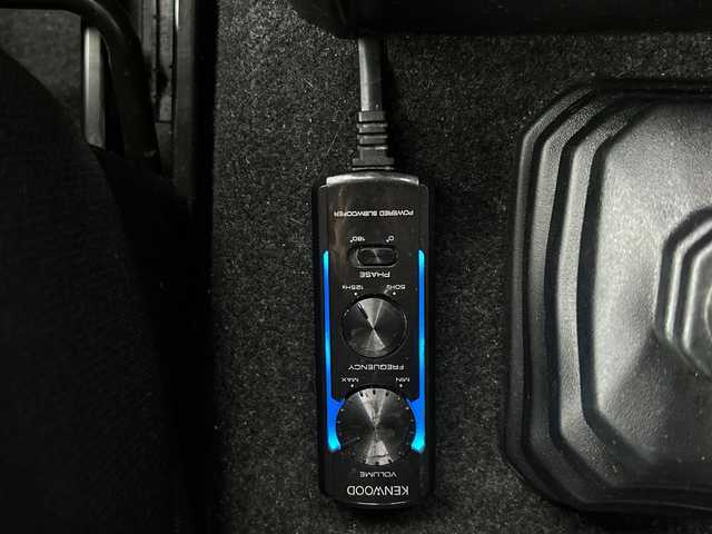 スズキ ジムニー XC 大阪府 2019(平31)年 4万km ジャングルグリーン ECLIPSEメモリーナビゲーション/SD/DVD/Bluetooth/フルセグ/スズキセーフティサポート/・デュアルセンサーブレーキサポート/・誤発信抑制機能/・車線逸脱警報機能/・ふらつき警報機能/・先行車発進お知らせ機能/・標識認識機能/・ハイビームアシスト/クルーズコントロール/ETC/オートライト/ヘッドライトウォッシャー/前席シートヒーター/フロントフォグライト/純正アルミホイール/スペアキー