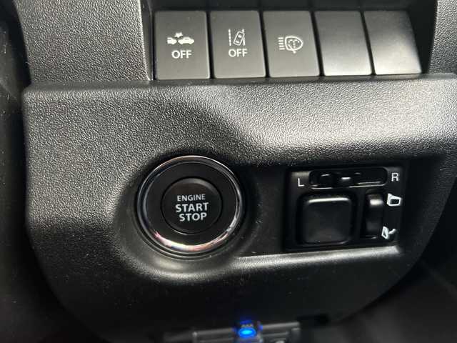 スズキ ジムニー XC 大阪府 2019(平31)年 4万km ジャングルグリーン ECLIPSEメモリーナビゲーション/SD/DVD/Bluetooth/フルセグ/スズキセーフティサポート/・デュアルセンサーブレーキサポート/・誤発信抑制機能/・車線逸脱警報機能/・ふらつき警報機能/・先行車発進お知らせ機能/・標識認識機能/・ハイビームアシスト/クルーズコントロール/ETC/オートライト/ヘッドライトウォッシャー/前席シートヒーター/フロントフォグライト/純正アルミホイール/スペアキー