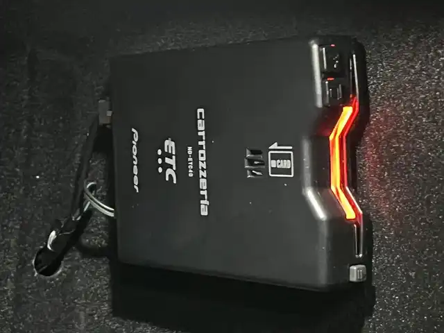 プジョー ３０８ GT ブルーHDi 山形県 2022(令4)年 2.7万km 緑 ボディカラー：オリビン・グリーン（色番：KJR）/純正ナビゲーション/Applecarplay/androidauto/Bluetooth/USB/ハーフレザーシート/運転席パワーシート/シートヒーター（D/N）/ランバーサポート（マッサージ機能）（D/N）/アダプティブライト/インテリジェントハイビーム/アダプティブクルーズコントロール/車両診断機能/スペアキー×１/保証書/取説