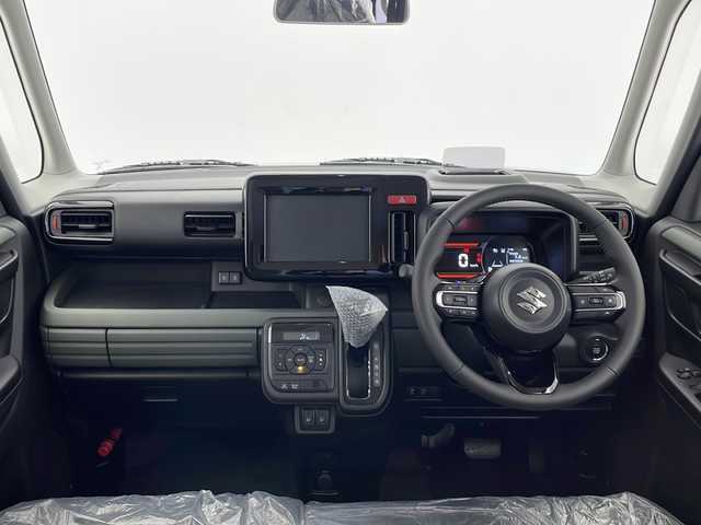 スズキ スペーシア ギア HYBRID XZターボ 長野県 2025(令7)年 0.1千km モスグレーメタリック 4WD/届出済未使用車/スズキセーフティーサポート/アダプティブクルーズコントロール/レーンキープアシスト/衝突軽減ブレーキ/コーナーセンサー/両側パワースライドドア/ステアリングスイッチ/ステアリングヒーター/前席シートヒーター/LEDヘッドライト/オートライト/ヘッドライトレベライザー/電動格納ミラー/ウィンカーミラー/電動ホールド/2列目サンシェード/純正14インチAW装着/ルーフレール/プッシュスタート/スマートキー/スペアキー1本