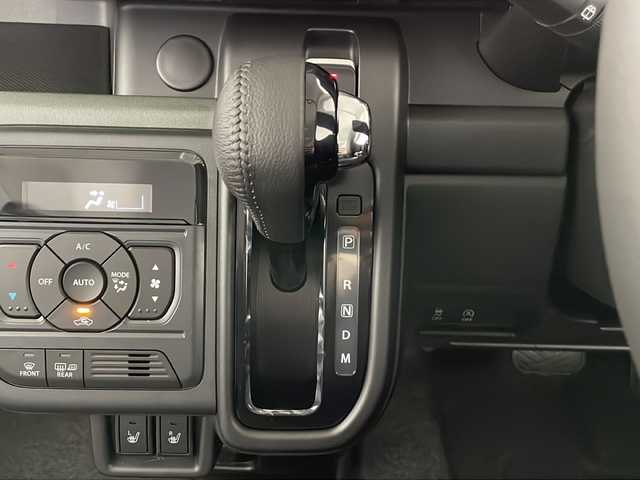 スズキ スペーシア ギア HYBRID XZターボ 長野県 2025(令7)年 0.1千km モスグレーメタリック 4WD/届出済未使用車/スズキセーフティーサポート/アダプティブクルーズコントロール/レーンキープアシスト/衝突軽減ブレーキ/コーナーセンサー/両側パワースライドドア/ステアリングスイッチ/ステアリングヒーター/前席シートヒーター/LEDヘッドライト/オートライト/ヘッドライトレベライザー/電動格納ミラー/ウィンカーミラー/電動ホールド/2列目サンシェード/純正14インチAW装着/ルーフレール/プッシュスタート/スマートキー/スペアキー1本