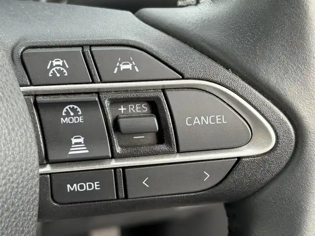 トヨタ ヴォクシー S－Z 大分県 2023(令5)年 1.8万km アティチュードブラックマイカ ・ナビ(CD/DVD/BT/SD/Miracast/HDMI)/・バックモニター/・GRエアロ/・フルセグテレビ/・フリップダウンモニター/・両側パワースライドドア/・プリクラッシュセーフティ/・レーンキープアシスト/・レーダークルーズコントロール/・ドライブレコーダー/・ETC 2.0/・オートハイビーム/・ステアリングリモコン/・スマートキー/・プッシュスタートボタン/・純正アルミホイール