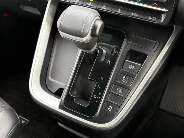 トヨタ ヴォクシー S－Z 大分県 2023(令5)年 1.8万km アティチュードブラックマイカ ・ナビ(CD/DVD/BT/SD/Miracast/HDMI)/・バックモニター/・GRエアロ/・フルセグテレビ/・フリップダウンモニター/・両側パワースライドドア/・プリクラッシュセーフティ/・レーンキープアシスト/・レーダークルーズコントロール/・ドライブレコーダー/・ETC 2.0/・オートハイビーム/・ステアリングリモコン/・スマートキー/・プッシュスタートボタン/・純正アルミホイール