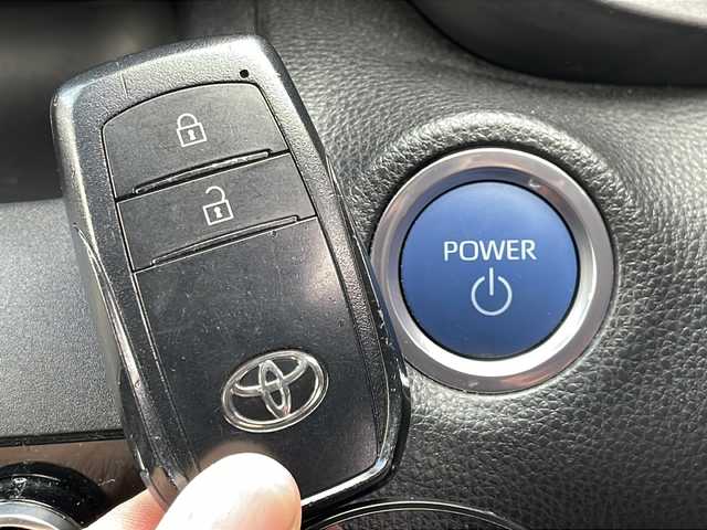 トヨタ ヤリスクロス ハイブリッド G 岩手県 2020(令2)年 8.7万km ホワイトパールクリスタルシャイン モデリスタ 寒冷地仕様 8型ナビ ドラレコ バックC レーダークルーズ BSM ビルドインETC ダウンヒルアシスト コーナーセンサー ステアスイッチ オートLEDヘッドライト フォグランプ 純正16インチAW スマートキー