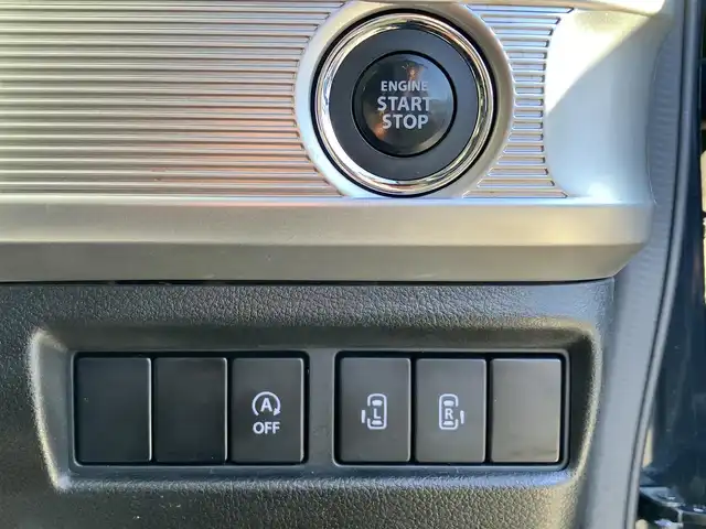 スズキ スペーシア カスタム HYBRID XS 静岡県 2023(令5)年 5.6万km ブルーイッシュブラックパール3 純正9インチナビ（CD/DVD/BT/フルセグ）/全方位カメラ/レーダークルーズコントロール/エンジンスタートボタン/パワーステアリング/パワーウィンドウ/アイドリングストップ/スマートキー/オートエアコン/USB入力端子/ベンチシート/ハーフレザーシート/D席シートヒーター/両側パワースライドドア/純正アルミホイール/ABS/横滑り防止装置/コーナーセンサー/レーンキープアシスト/盗難防止装置/オートライト/オートマチックハイビーム/LEDヘッドライト/Ｗ+サイドエアバッグ/衝突軽減システム