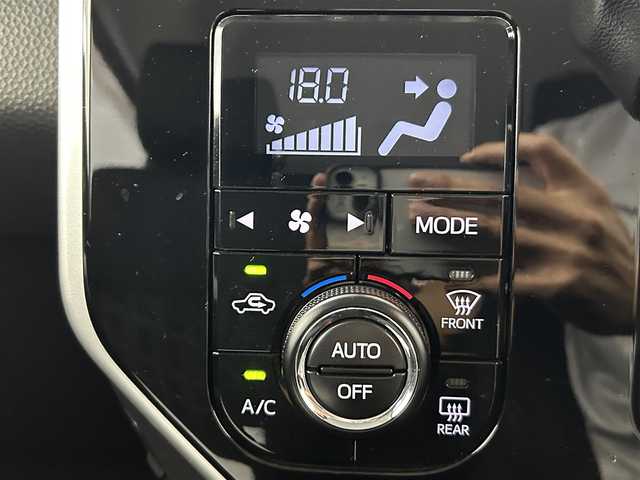 トヨタ タンク カスタムG 愛知県 2018(平30)年 2.4万km ブラックマイカメタリック 純正ナビ　/バックカメラ　/前方ドライブレコーダー　/両側パワースライドドア　/前後クリアランスソナー　/運転席・助手席シートヒーター　/スマートアシスト　/・衝突軽減ブレーキ/・車線逸脱警報/・先行車発進お知らせ/オートライト　/ＬＥＤヘッドライト　/オートマチックハイビーム/クルーズコントロール/純正フロアマット/純正１４インチAW/スマートキー/プッシュスタート