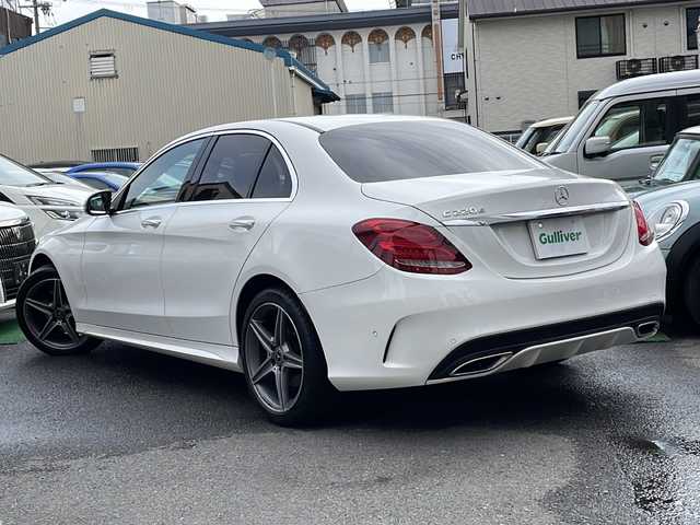 メルセデス・ベンツ Ｃ２２０ｄ ローレウスエディション 静岡県 2018(平30)年 6.6万km ポーラホワイト 純正ナビ/・純正フルセグTV/・バックカメラ/主要装備/・レーダーセーフティパッケージ/・禁煙車/・前方ドラレコ/・前方シートヒータ/・前方パワーシート/・オートライト/・本革シート/・純正フルセグTV/・ブラインドスポット/・BT/・USB/・純正18インチAW/・ETC2.0/・エアサスペンション