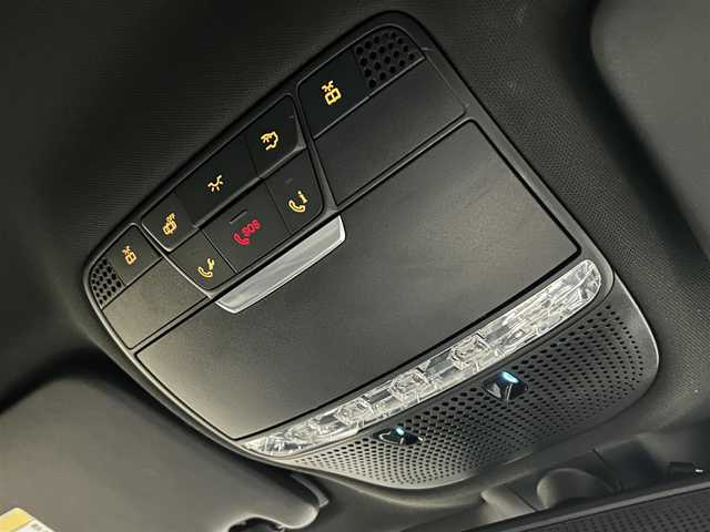 メルセデス・ベンツ Ｃ２２０ｄ ローレウスエディション 静岡県 2018(平30)年 6.6万km ポーラホワイト 純正ナビ/・純正フルセグTV/・バックカメラ/主要装備/・レーダーセーフティパッケージ/・禁煙車/・前方ドラレコ/・前方シートヒータ/・前方パワーシート/・オートライト/・本革シート/・純正フルセグTV/・ブラインドスポット/・BT/・USB/・純正18インチAW/・ETC2.0/・エアサスペンション