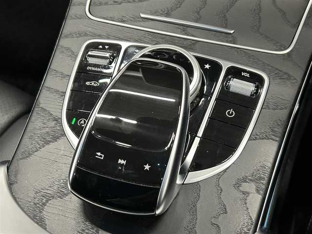 メルセデス・ベンツ Ｃ２２０ｄ ローレウスエディション 静岡県 2018(平30)年 6.6万km ポーラホワイト 純正ナビ/・純正フルセグTV/・バックカメラ/主要装備/・レーダーセーフティパッケージ/・禁煙車/・前方ドラレコ/・前方シートヒータ/・前方パワーシート/・オートライト/・本革シート/・純正フルセグTV/・ブラインドスポット/・BT/・USB/・純正18インチAW/・ETC2.0/・エアサスペンション