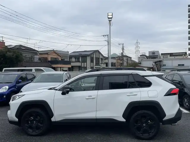 トヨタ ＲＡＶ４ アドベンチャー オフロードPKGⅡ 東京都 2023(令5)年 2.9万km スーパーホワイトⅡ ディスプレイオーディオ/フルセグ・バックカメラ/アダプティブクルーズコントロール/レーンキープアシスト/レザーシート/パワーシート/シートヒターター/エアシート/ステアリングリーター/デジタルインナーミラー/ダウンヒルアシストコントロール/ブラインドスポットモニター/オートマチックハイビーム/ビルトインETC2.0/USB入力端子/クリアランスソナー/LEDヘッドライト/保証書/取説