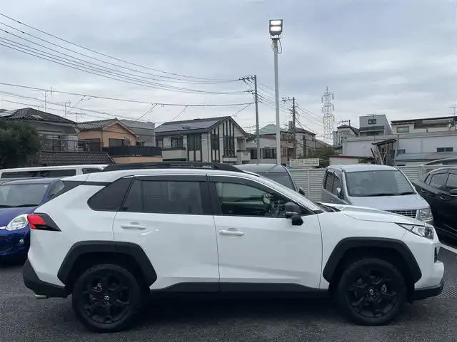 トヨタ ＲＡＶ４ アドベンチャー オフロードPKGⅡ 東京都 2023(令5)年 2.9万km スーパーホワイトⅡ ディスプレイオーディオ/フルセグ・バックカメラ/アダプティブクルーズコントロール/レーンキープアシスト/レザーシート/パワーシート/シートヒターター/エアシート/ステアリングリーター/デジタルインナーミラー/ダウンヒルアシストコントロール/ブラインドスポットモニター/オートマチックハイビーム/ビルトインETC2.0/USB入力端子/クリアランスソナー/LEDヘッドライト/保証書/取説