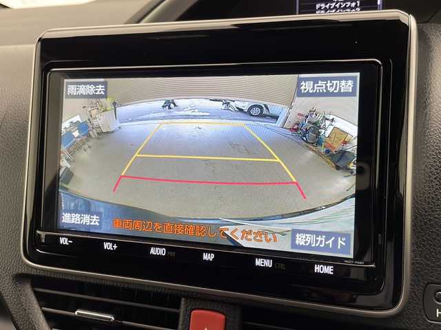 トヨタ ヴォクシー ZS 煌Ⅱ 宮崎県 2019(平31)年 5.6万km ブラック 純正SDナビ　型式NS2T-Y68T/(AM/FM/CD/DVD/BT/フルセグTV）/後席純正フリップダウンモニター/両側パワースライドドア/バックカメラ/純正アルミホイール/純正ビルトインETC/純正LEDヘッドライト/純正フォグランプ/オートライト/オートマチックハイビーム/スペアキー1本/純正サンバイザー/社外フロアマット/トヨタセーフティセンス/・衝突被害軽減ブレーキ/・横滑り防止装置/・レーンキープアシスト/・前後コーナーセンサー/・ABS/・盗難防止装置装置